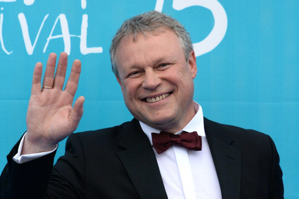 Сергей Жигунов – советский и российский актёр кино и телевидения, кинорежиссёр, продюсер. Заслуженный артист Российской Федерации. С 2000 по 2004 годы возглавлял «Гильдию актёров кино России».