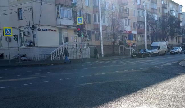 В Севастополе на недавно отремонтированной улице Льва Толстого