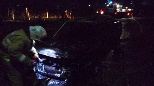 На крымской трассе в Бахчисарайском районе горел легковой автомобиль «ВАЗ 21099»