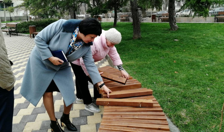 Жители Балаклавы пожаловались, что после работ по благоустройству сквера рудоуправления имени Горького остались недоделки