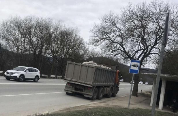 Под Севастополем задержаны самосвалы, перевозившие строительные отходы без документов