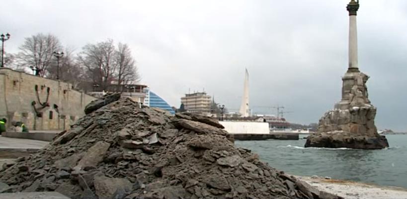 Всего в планах у местных властей заменить 130 квадратных метров плитки – материалы на четверть этого участка придётся закупать отдельно