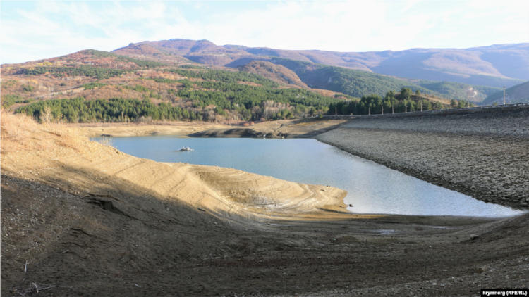 водохранилище в Крыму