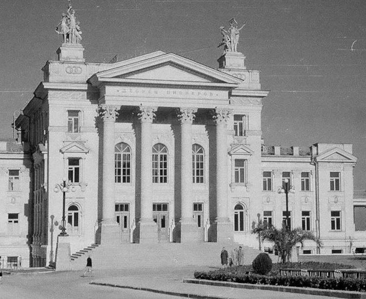 Севастопольский дворец пионеров старое фото