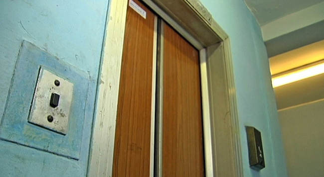 отключили лифт