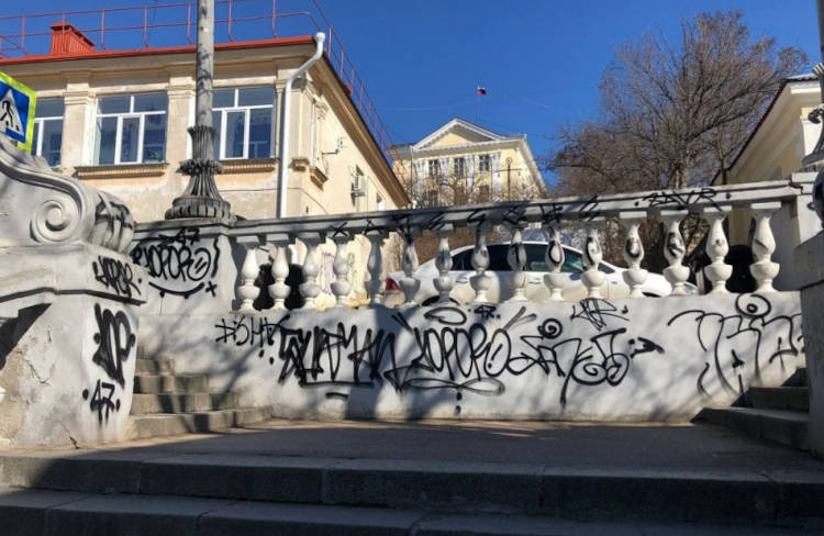 Таврическая лестница, расположенная в центре Севастополя