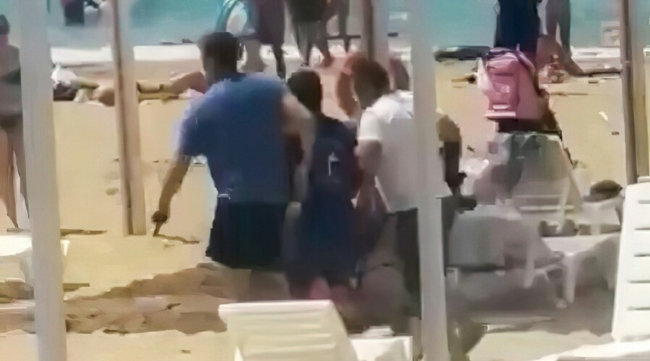 Трое жителей Севастополя хотели разыграть похищение своего знакомого, но случайно увезли не того человека