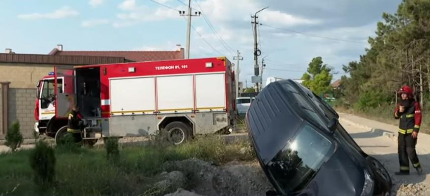 История с провалившейся в Севастополе 23 июля под землю машиной