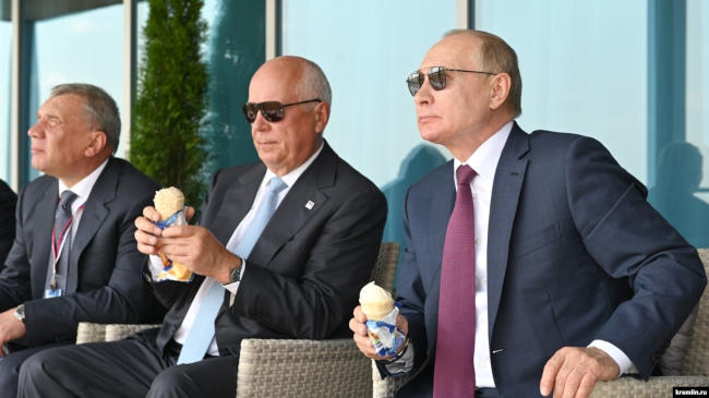 Сергей Чемезов и Владимир Путин