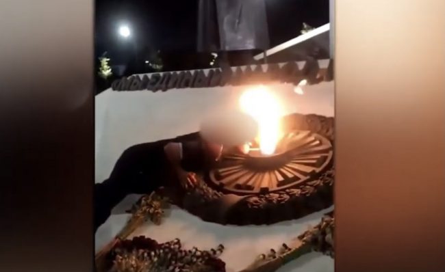 кандальное дело о подростках, обвиняемых в вандализме на памятнике к 100-летию окончания Гражданской войны на юге России