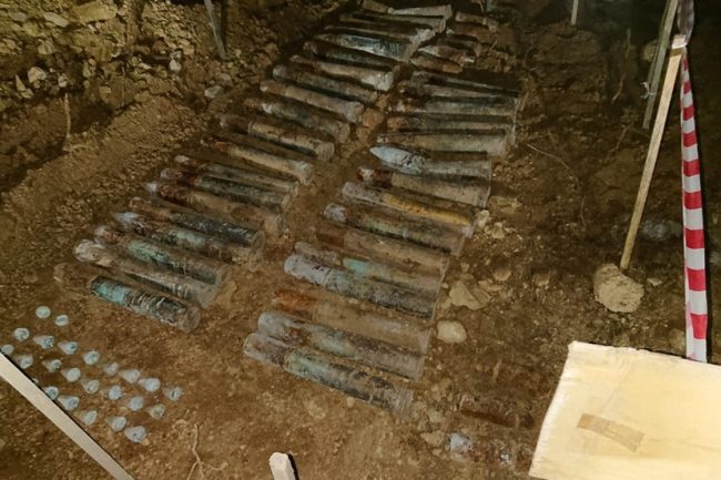 Более 40 снарядов времён войны найдены у дороги