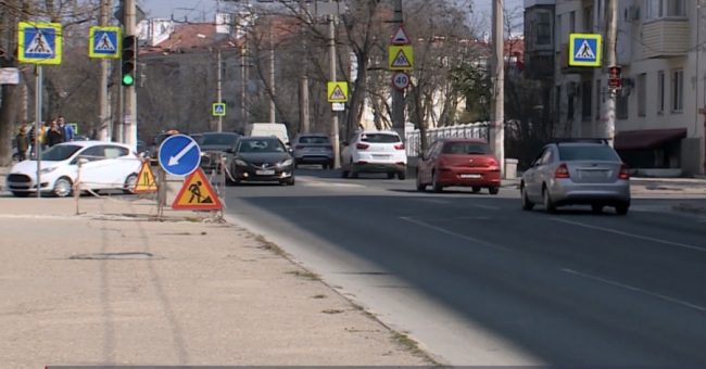 на перекрестке улиц Льва Толстого и Киевской в Севастополе