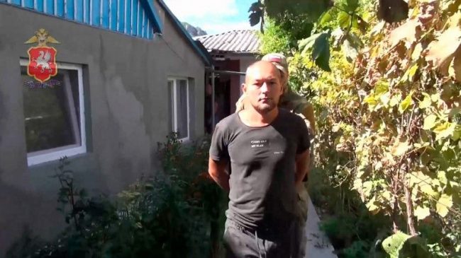 В Балаклаве оперативники задержали мужчину, находившегося в федеральном розыске за нанесение ножевых ранений своему знакомому. Ранее он уже привлекался к уголовной ответственности за убийство.