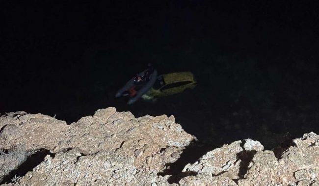 В Севастополе такси сорвалось с обрыва, водитель погиб