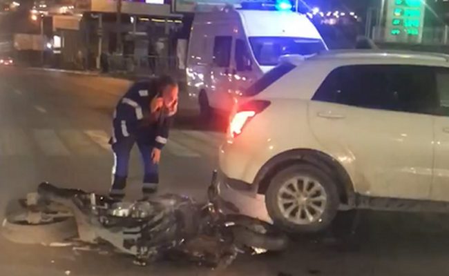 на перекрестке рядом с остановкой «Студгородок» столкнулись автомобилист и мотоциклист