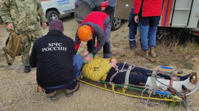 Туристка подвернула ногу, проходя по маршруту Карадагского заповедника