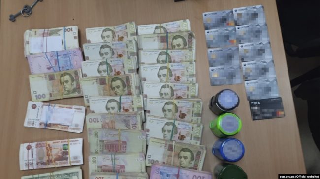 изъятые при обыске деньги