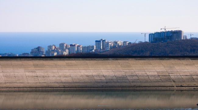 водохранилище в Алуште