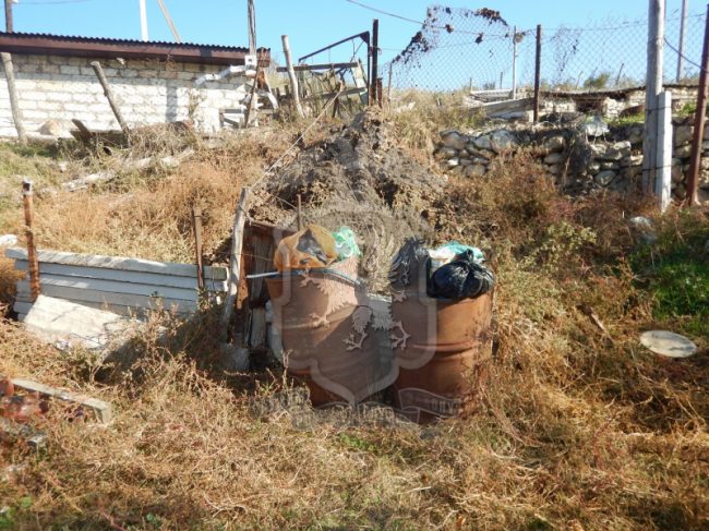 Полицейские Севастополя нашли припрятанную местным жителем в компостной яме марихуану