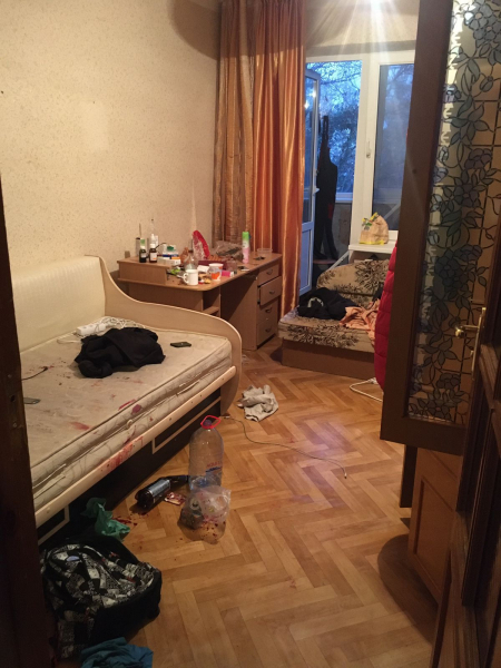 напавший на них продолжил застолье на месте преступления