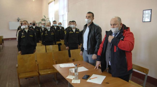 В Крыму командир подразделения одной из воинских частей брал взятки от своих подчинённых