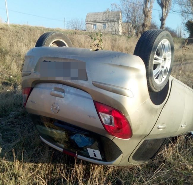 В Бахчисарайском районе Opel улетел в кювет