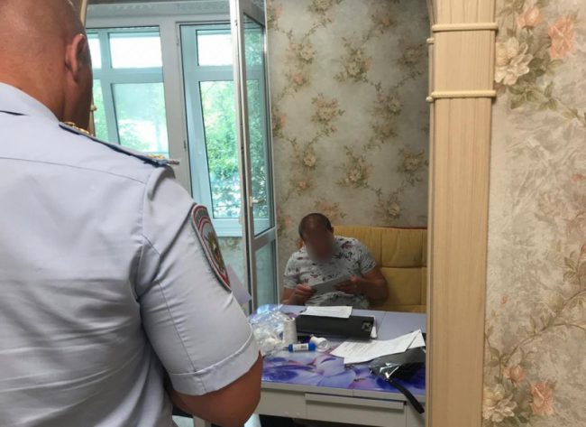 фигуранты уголовного дела в ходе деловых переговоров представлялись своим жертвам предпринимателями, готовыми выступать их бизнес-партнерами при организации продаж продукции