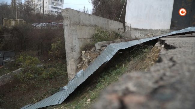 Стихия напомнила чиновникам о «ползущем» доме на проспекте Победы