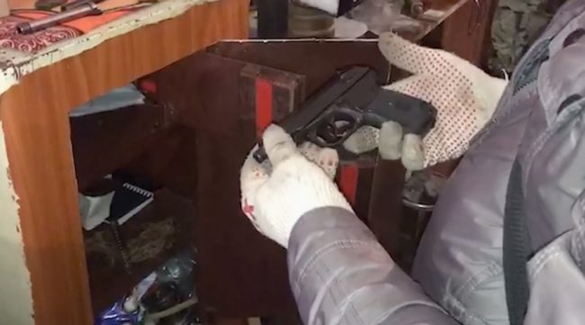 Силовики задержали незаконно изготавливавшего оружие севастопольца