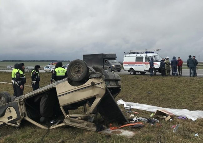 Вчера в 12:40 на автодороге Таврида в районе пгт. Зуя, произошло ДТП. Водитель легкового автомобиля «ЗАЗ» не справилась с управлением и совершил опрокидывание машины в кювет.