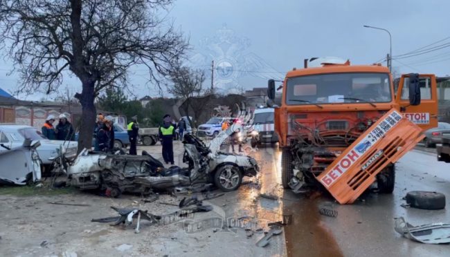 Полиция Севастополя выясняет обстоятельства ДТП, в котором погибли два человека. Трагический инцидент произошёл сегодня около 16:00 на улице Готская.