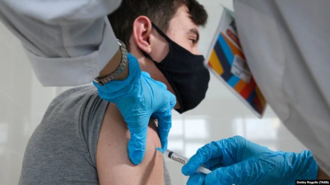 не смогли определиться с числом заболевших COVID-19 среди привитых