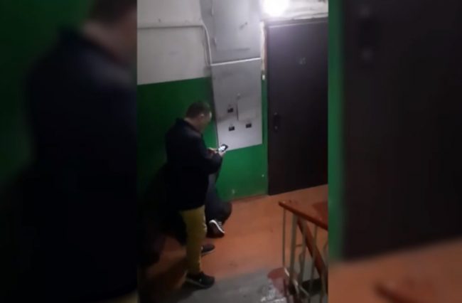 Руководитель следственного подразделения ОП № 1 «Алупкинский» УМВД России по г. Ялта, находясь дома в нерабочее вечернее время задержал подозреваемого в разбойном нападении.