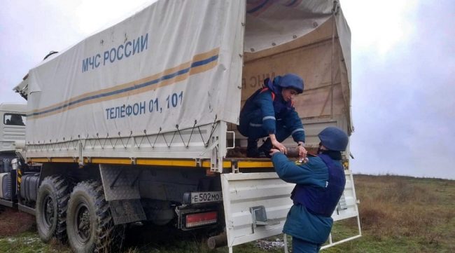 Сотрудники МЧС обезвредили 10 авиабомб времен Второй мировой войны, найденных в Ленинском районе Крыма