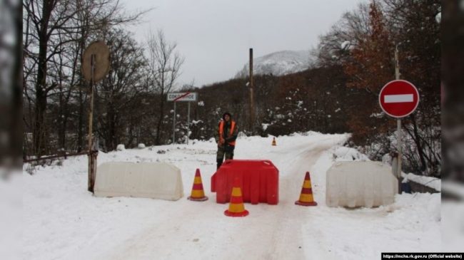 Дорогу на Ай-Петри перекрыли