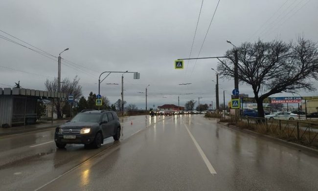 Женщина попала под колеса машины на Камышовом шоссе в Севастополе