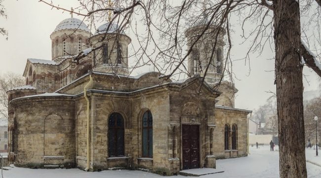 Церковь Иоанна Предтечи – православный храм в центре Керчи. Это старейший из действующих храмов на территории Крыма