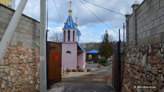 на территории мужского монастыря в селе Морозовка под Севастополем