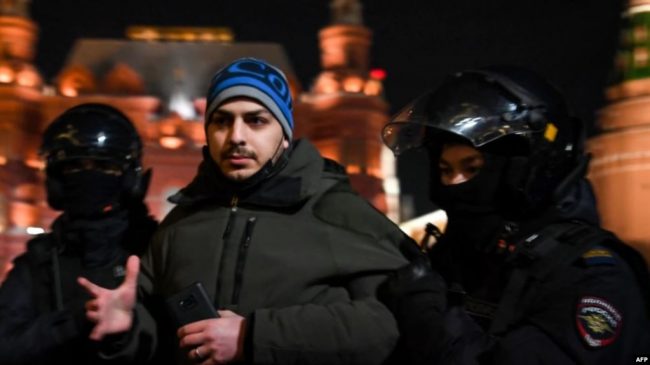 В России по итогам антивоенных акций прошедших 6 марта задержано по меньшей мере 4359 человек в 56 городах