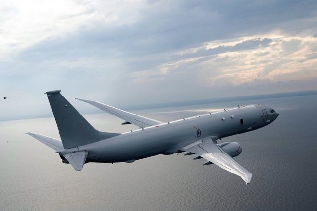 американский самолет Boeing P8 Poseidon, предназначенный для слежения за подлодками и военными кораблями