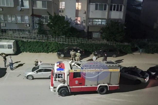 Прошлой ночью в Евпатории неизвестные пытались поджечь автомобиль с Z-символикой.