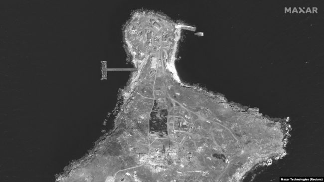 ВСУ нанесли несколько ударов по острову Змеиный в Черном море