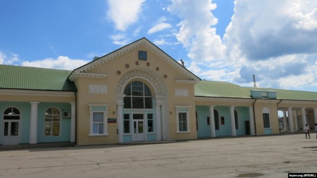железнодорожный вокзал в Феодосии