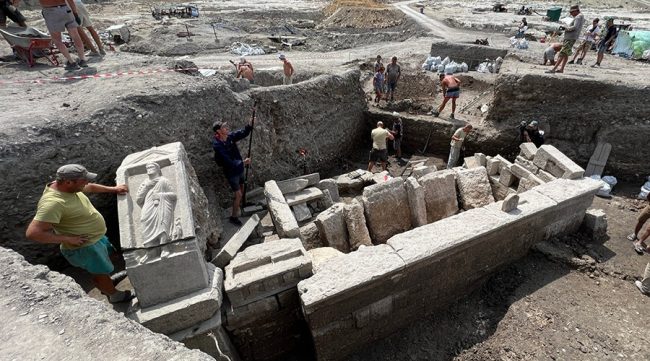 Археологи обнаружили погребальный комплекс II века н.э. в пригороде Херсонеса