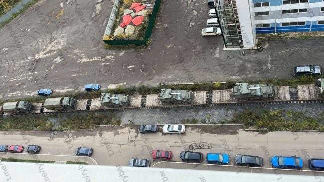 железнодорожный состав с оборудованием 12-го Главного управления Минобороны России, которое отвечает за ядерное оружие, его хранение, техническое обслуживание и транспортировку