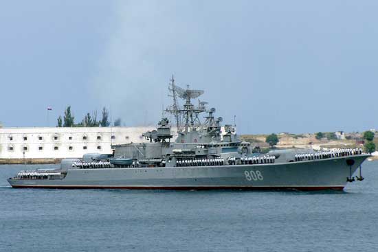 корабль Черноморского флота в Севастополе