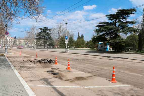 Текущий ремонт дорожного участка на ул. Ленина завершится к 24 апреля. Об этом сообщил директор ГБУ «Севавтодор» Виталий Узлов.