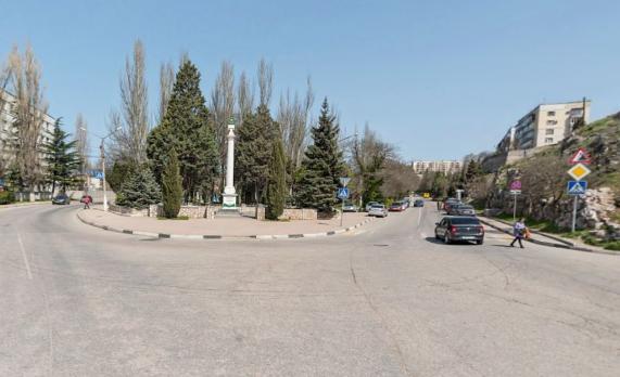 парк на пересечении улиц Новикова и Крестовского в Балаклаве