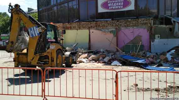 демонтаж торговых павильонов вокруг торгового центра «Куб» в Симферополе