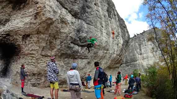 Выходной день на скалах Бахчисарая